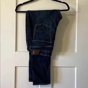 Levi’s Denizen dark wash jeans